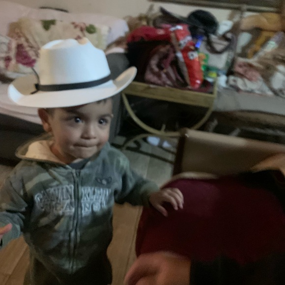 Meet your Posher, Kayley - Picture 1 of 1